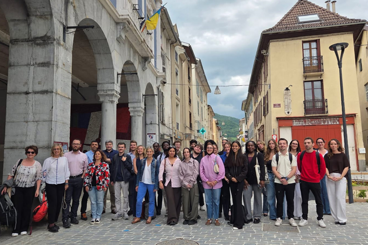 Les étudiantes et étudiantes du master ICPM, l'équipe pédagogiques et les représentants de la mairie de Vizille et de Grenoble Alpes Métropole.